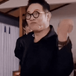 Lý Liên Kiệt gây sốt ezgif 88fe70265cb5af 1761551016590890071133 0 0 349 668 crop 17615510326302119894577gifpng