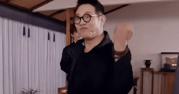 Lý Liên Kiệt gây sốt ezgif 88fe70265cb5af 1761551016590890071133 0 0 349 668 crop 17615510326302119894577gifpng