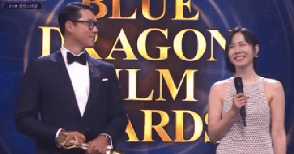 Không chịu nổi vợ chồng Hyun Bin - Son Ye Jin được nữa rồi! ezgif 8b42135997e22ad0 1763569285546995801895 0 0 197 377 crop 1763569296608640166983gifpng