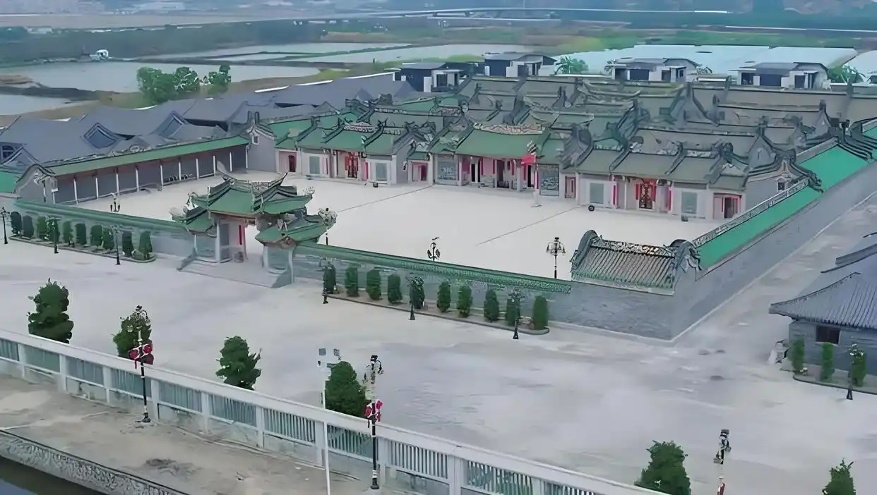 Chi tiền xây biệt phủ 3.600 tỷ đồng rộng 50.000 m2, người đàn ông bất ngờ bị yêu cầu giải tỏa gấp trong 45 ngày, tòa tuyên bố: Việc xây dựng là trái phép- Ảnh 2.