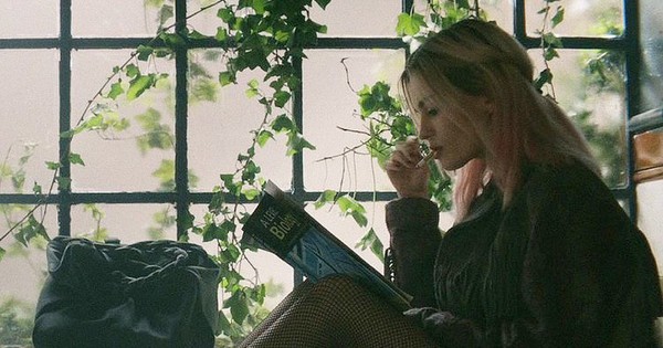 Xem phim Sex Education, tôi phát cuồng bởi một cô gái vừa sexy vừa bí ẩn, khó quên đến mức ám ảnh faj4w9txoaat2od 1759418304484 17594183047702086248490 197 0 733 1024 crop 175941835514736741613jpg