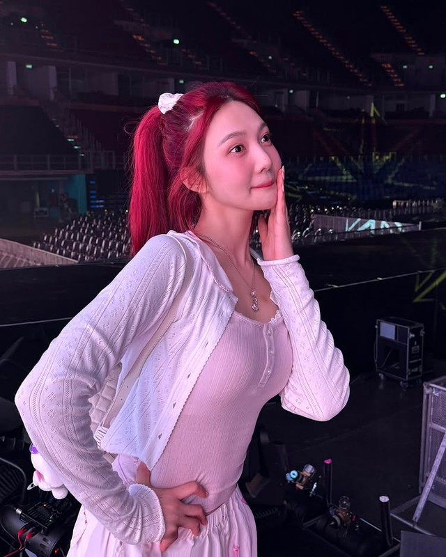 Tuy nhiên từ khi nữ idol công khai mối quan hệ thì gây ra nhiều tranh cãi