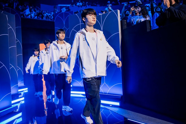 Faker đang rất gần kỷ lục Faker đang rất gần kỷ lục