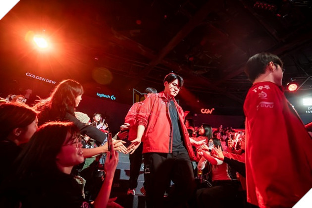 LMHT: Faker lần đầu tiên có những chia sẻ về câu chuyện nội bộ của T1 trên sóng stream