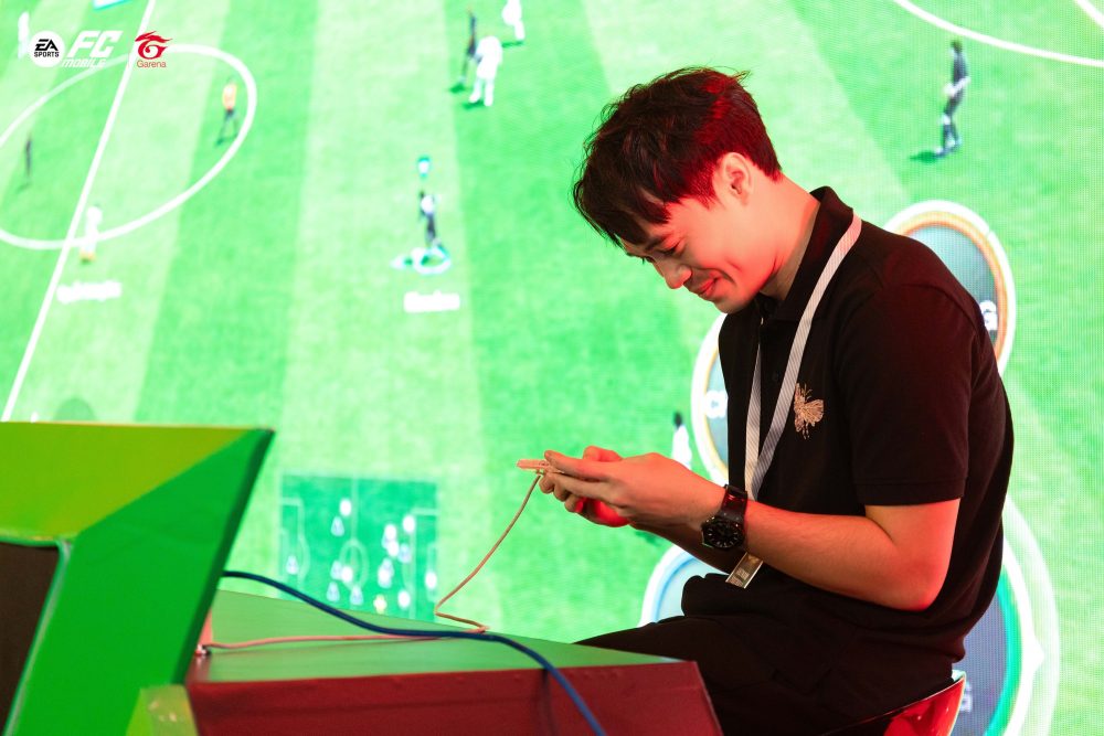 Văn Toàn đối đầu Văn Hậu trong trận cầu đặc biệt của FC Mobile Việt Nam, game thủ Việt đón tin vui lớn- Ảnh 4. Văn Toàn đối đầu Văn Hậu trong trận cầu đặc biệt của FC Mobile Việt Nam, game thủ Việt đón tin vui lớn- Ảnh 4.