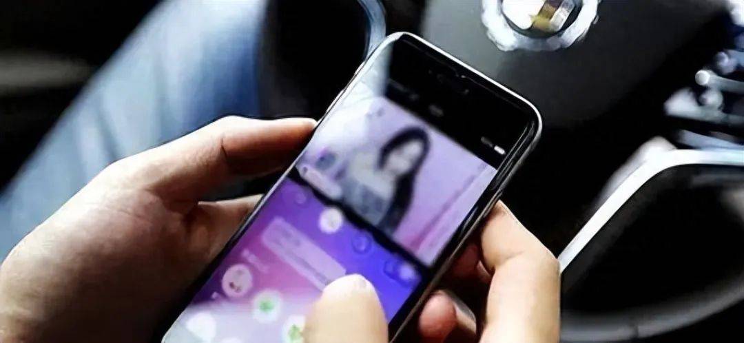 Chồng donate gần 60 tỷ cho các Chồng donate gần 60 tỷ cho các