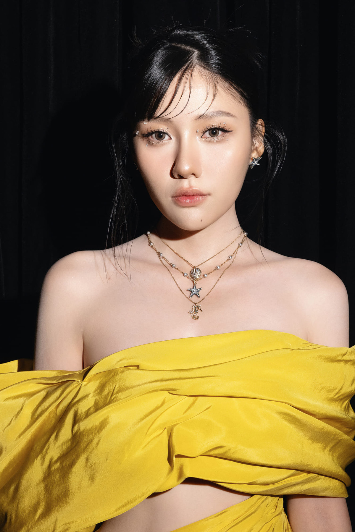 Mỹ nhân Việt đắt show nhất 2025: Nhan sắc lên hương dữ dội không hot mới lạ- Ảnh 8. Mỹ nhân Việt đắt show nhất 2025: Nhan sắc lên hương dữ dội không hot mới lạ- Ảnh 8.