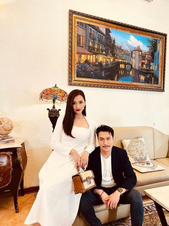 Nữ diễn viên giàu nhất miền Bắc: Sở hữu biệt thự 600m2, kim cương chất đầy nhà, sắm 100 bộ đồ chỉ để đóng 1 phim- Ảnh 2. Nữ diễn viên giàu nhất miền Bắc: Sở hữu biệt thự 600m2, kim cương chất đầy nhà, sắm 100 bộ đồ chỉ để đóng 1 phim- Ảnh 2.