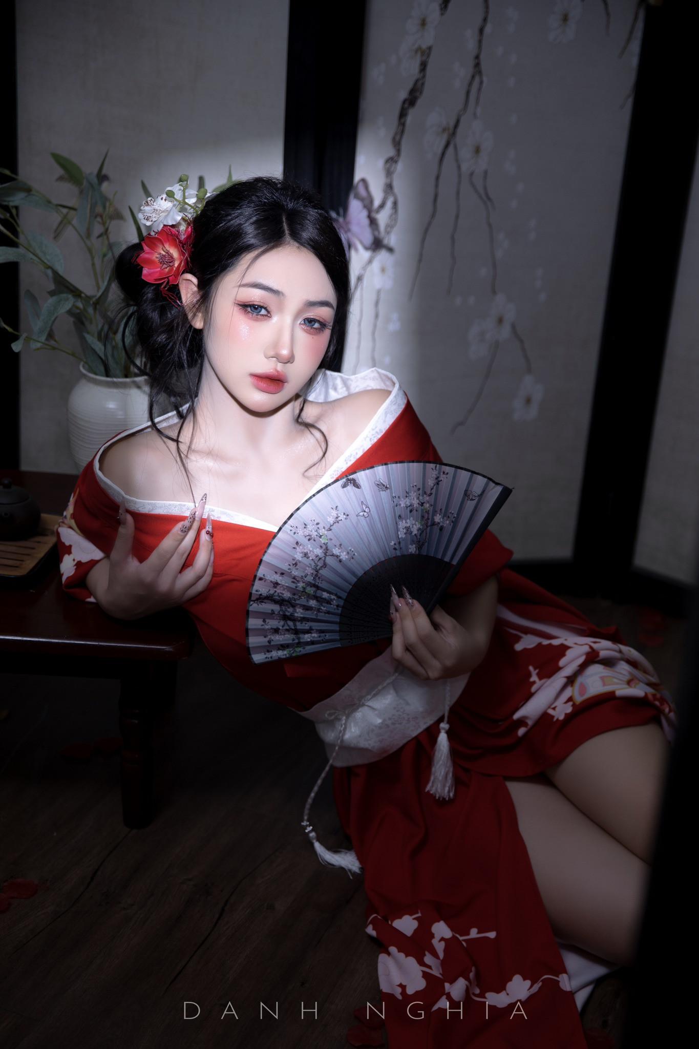 Trần Hà Linh quyến rũ trong bộ ảnh kimono phá cách "trễ nải" fivoens