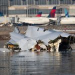 Cận cảnh khoảnh khắc kinh hoàng khi 2 máy bay va chạm trên bầu trời Mỹ khiến 67 người thiệt mạng fkqirlphhtedmihdcgtlzvgake 1738405268309 1738405270045497546960 0 54 600 1200 crop 1738405420033888125494jpg