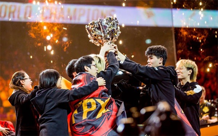 fpx-cktg-2019 LPL mua lại suất thi đấu của FunPlus Phoenix: Lời cảnh báo cho tương lai LOL Esports? fpx cktg 2019