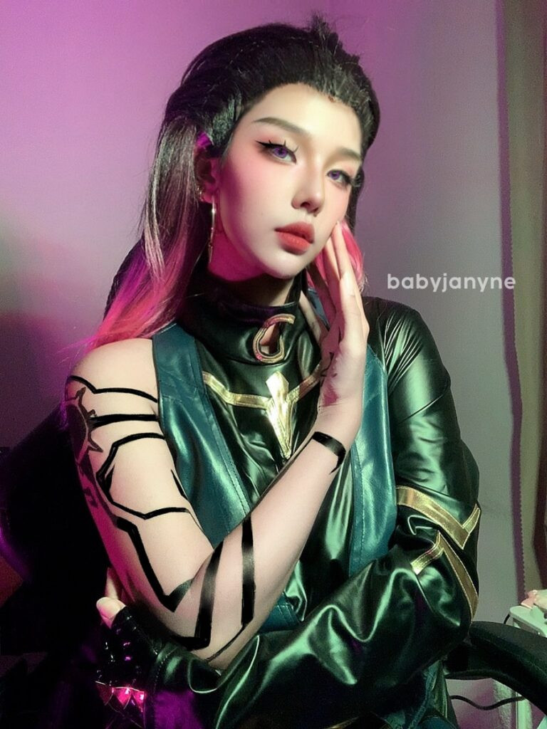 fs5t9ja Janyne Lee "hóa thân" thành Reyna từ Valorant: Màn cosplay hấp dẫn không thể bỏ lỡ fs5t9ja
