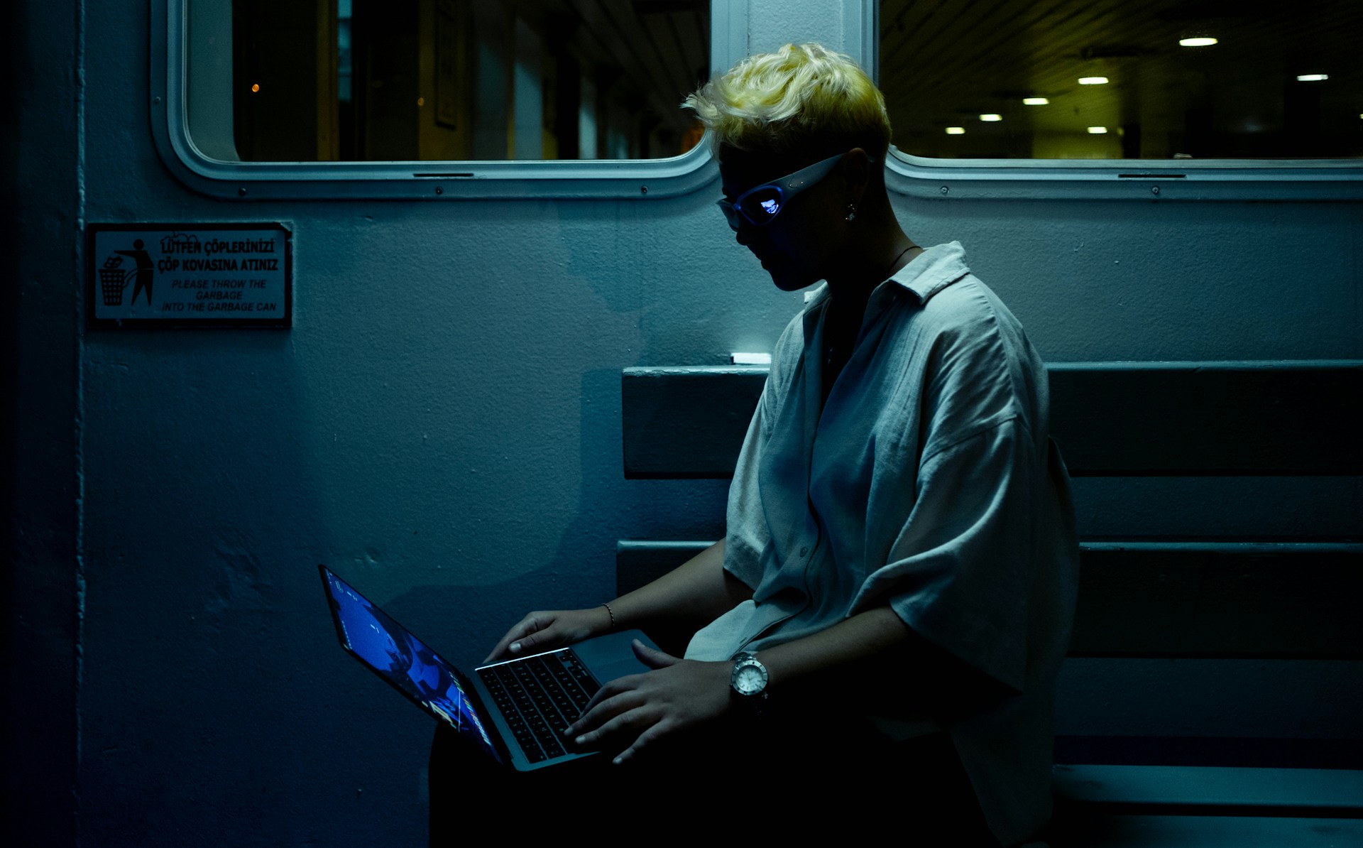 Bắt giữ hàng chục đối tượng trong đường dây lừa tình đàn ông Mỹ- Ảnh 1.