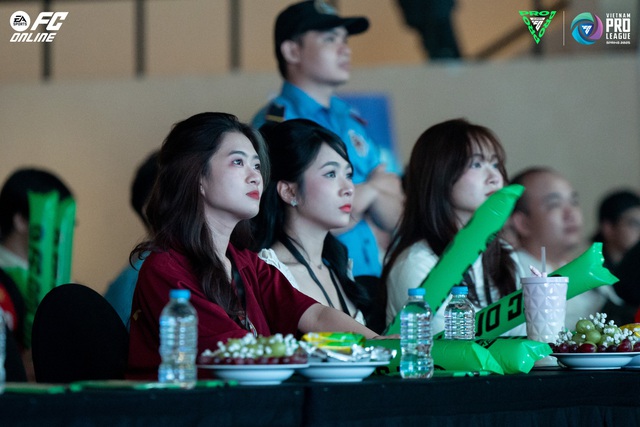 Chung kết FVPL Spring 2025: NK tiếp tục bảo vệ ngôi vương, cộng đồng cũng bùng nổ cảm xúc- Ảnh 7.