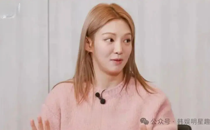 1 nữ ca sĩ hạng A gây tranh cãi khi lộ tiền mừng cưới đồng nghiệp: