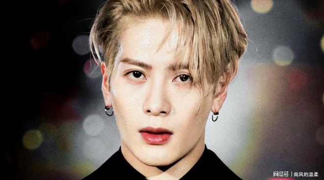 Nam ca sĩ J bị bạn thân