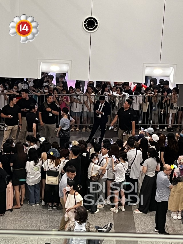 NGAY LÚC NÀY: Có rất nhiều G-Dragon tại sân bay Nội Bài!- Ảnh 5.