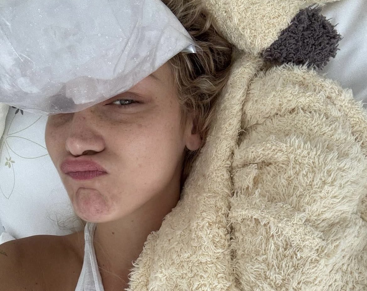 Em gái siêu mẫu của Gigi Hadid vật vã đau đớn vì căn bệnh nguy hiểm liên quan đến não- Ảnh 8.