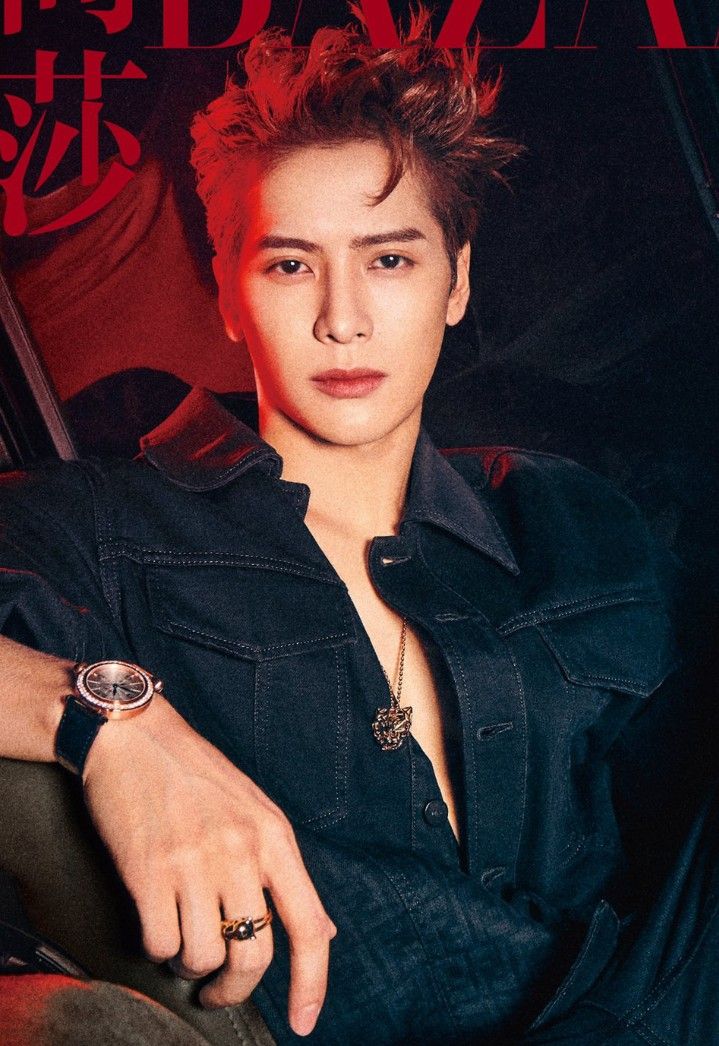 Nam ca sĩ J bị bạn thân