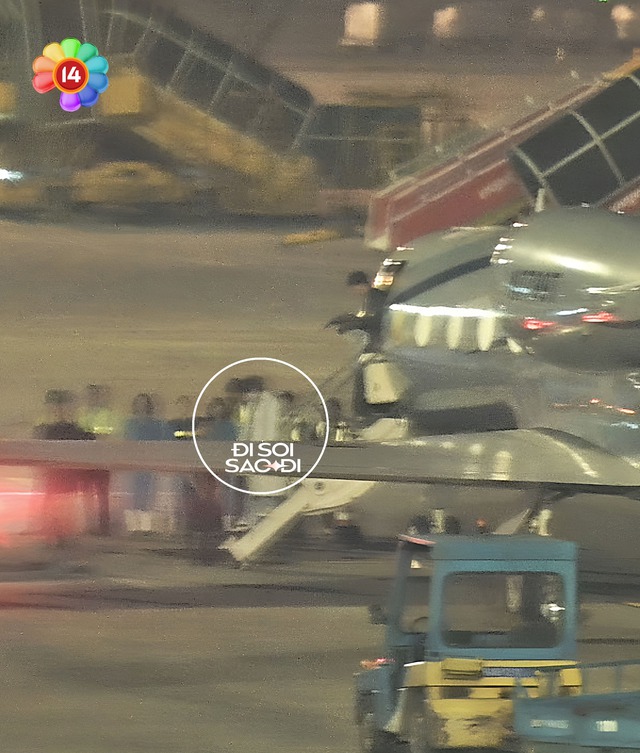 Cận cảnh chuyên cơ đưa G-Dragon sang Việt Nam: Sang trọng