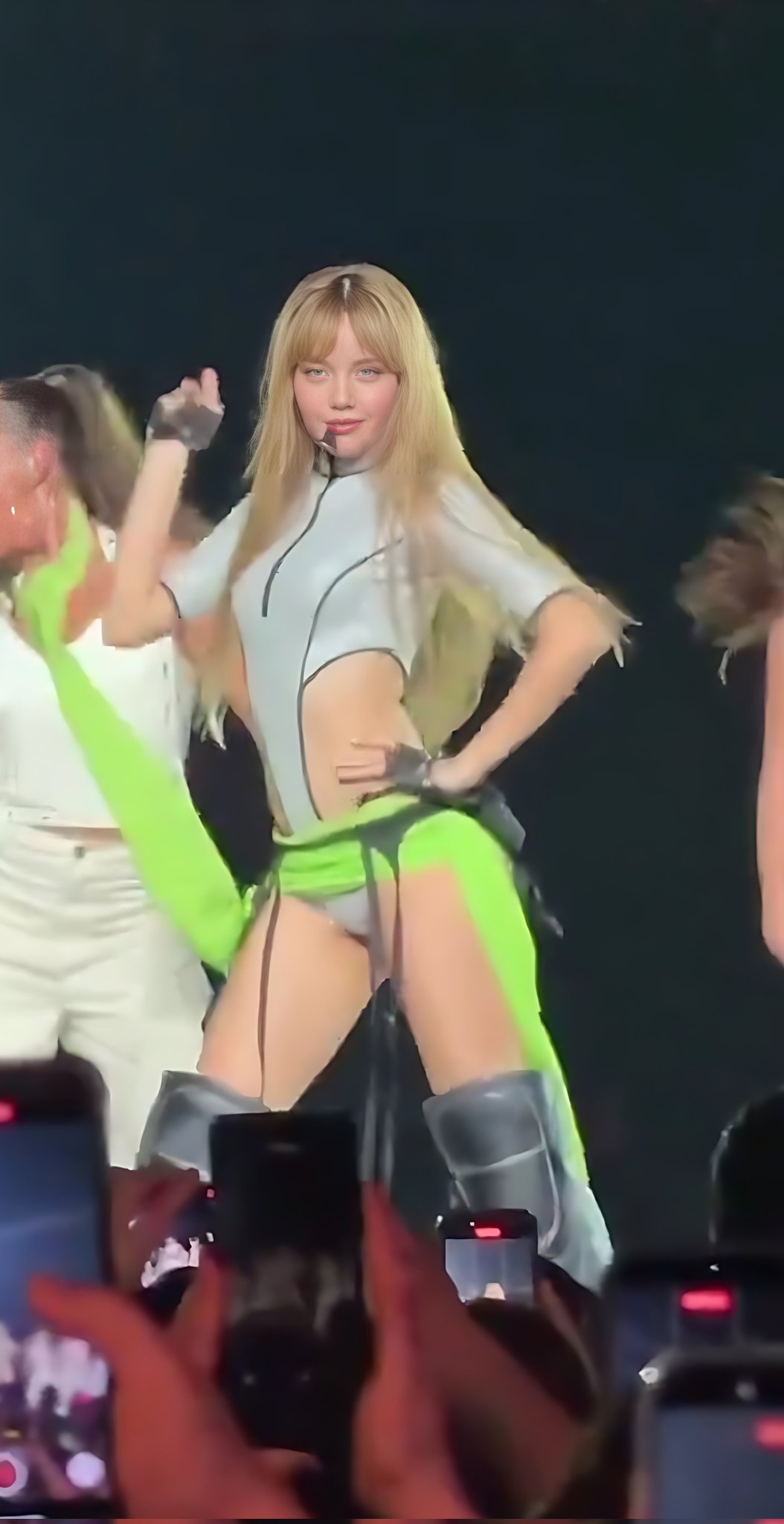 Ai làm Lisa (BLACKPINK) ra nông nỗi này?- Ảnh 1.