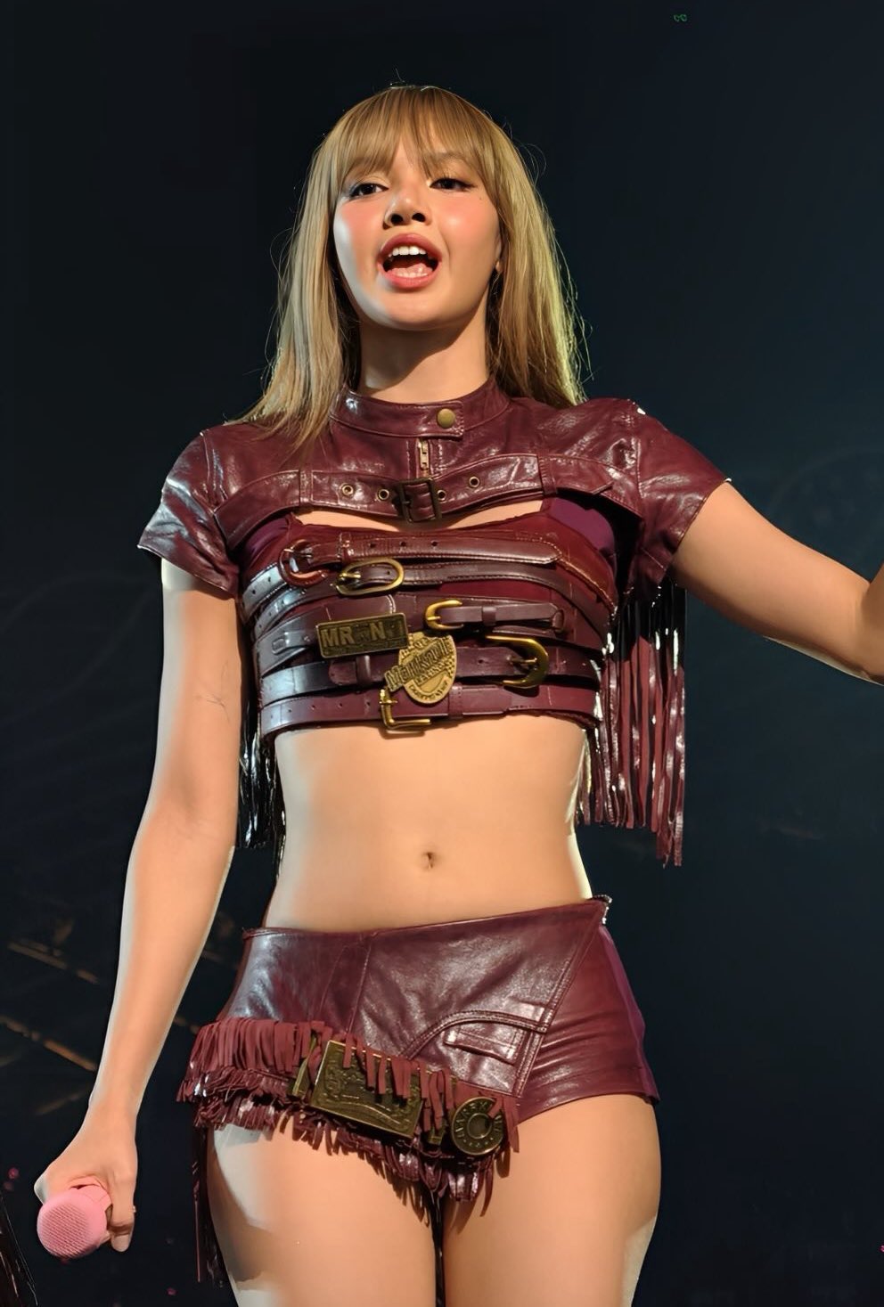 Ai làm Lisa (BLACKPINK) ra nông nỗi này?- Ảnh 3.