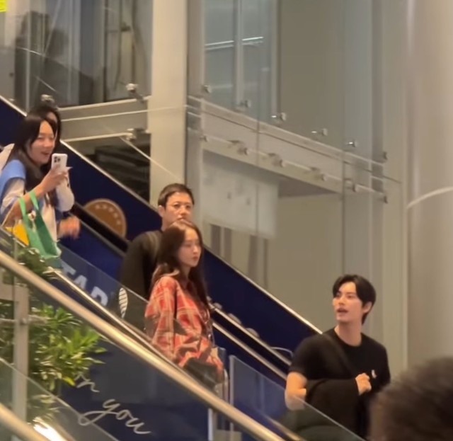 Dàn Ngự Trù Của Bạo Chúa đáp Đà Nẵng đúng mùa bão: Yoona - “Chôn ha” gấp đôi visual, phát sáng giữa đêm!- Ảnh 7.