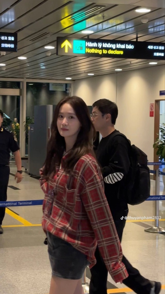 Dàn Ngự Trù Của Bạo Chúa đáp Đà Nẵng đúng mùa bão: Yoona - “Chôn ha” gấp đôi visual, phát sáng giữa đêm!- Ảnh 1.