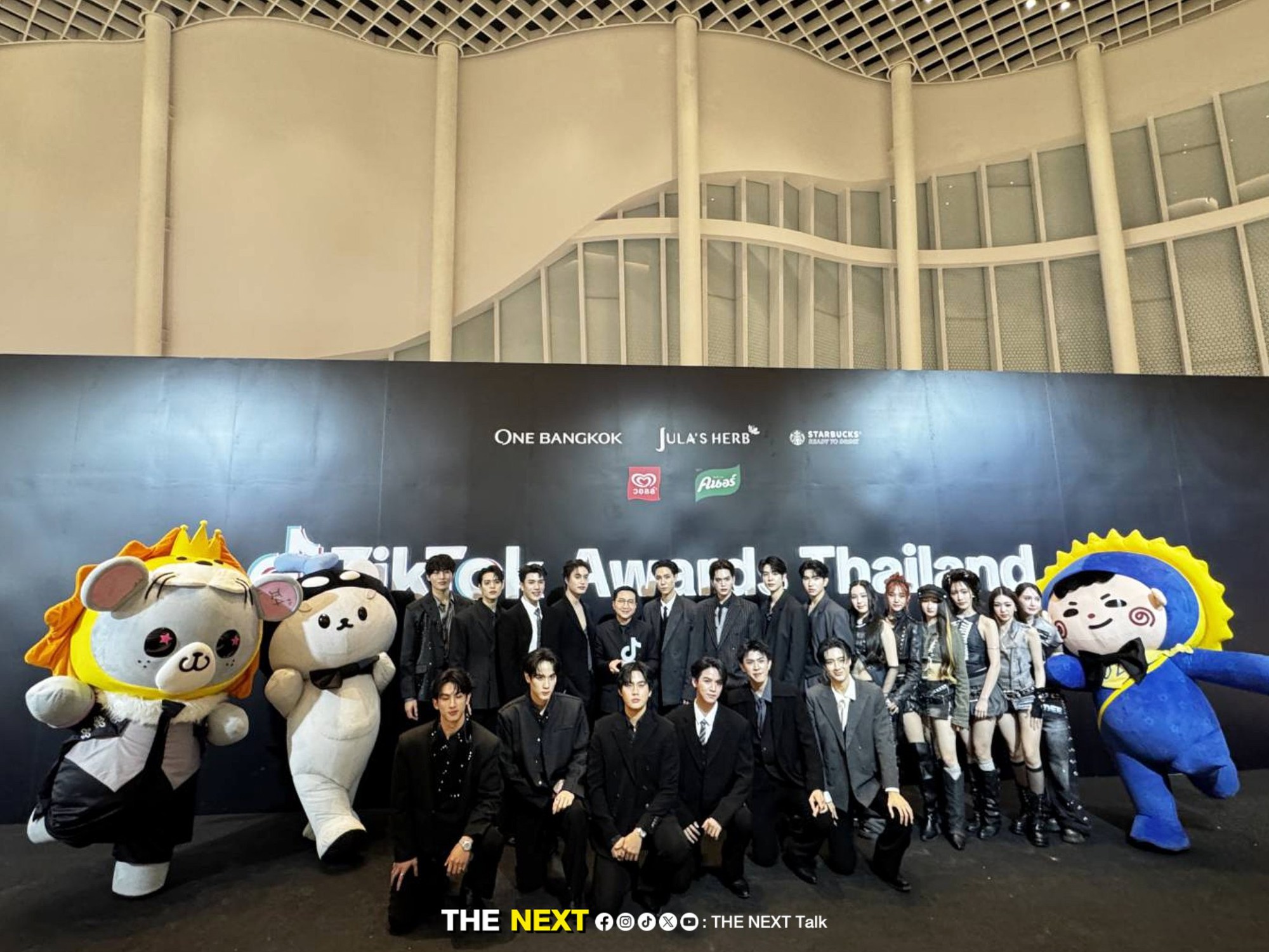 Đoạn clip biến dàn sao nam trơ mắt nhìn các mỹ nhân quỳ gối thành trò hề- Ảnh 5.