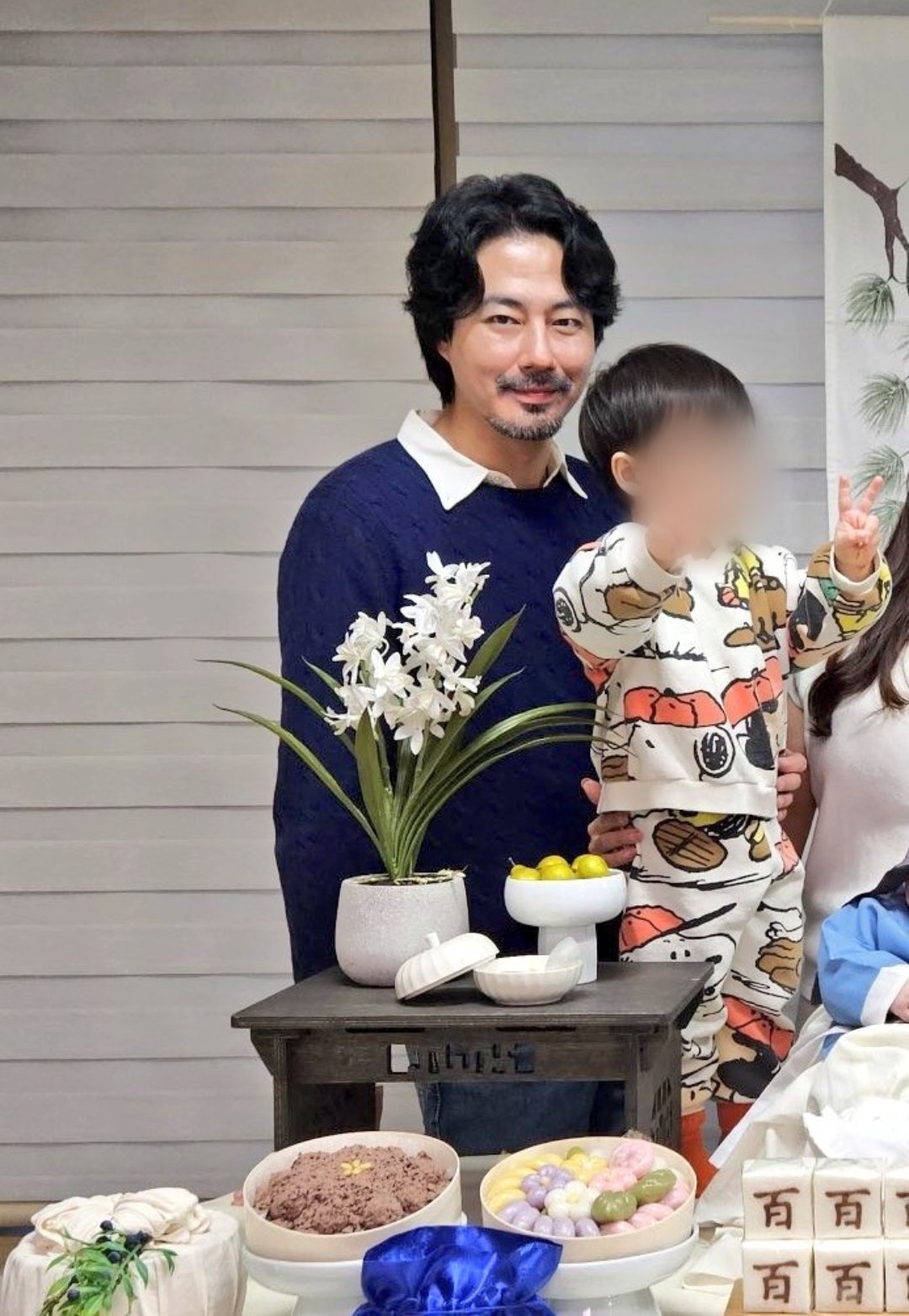 Cho tiền cũng không tin đây là Jo In Sung- Ảnh 1.