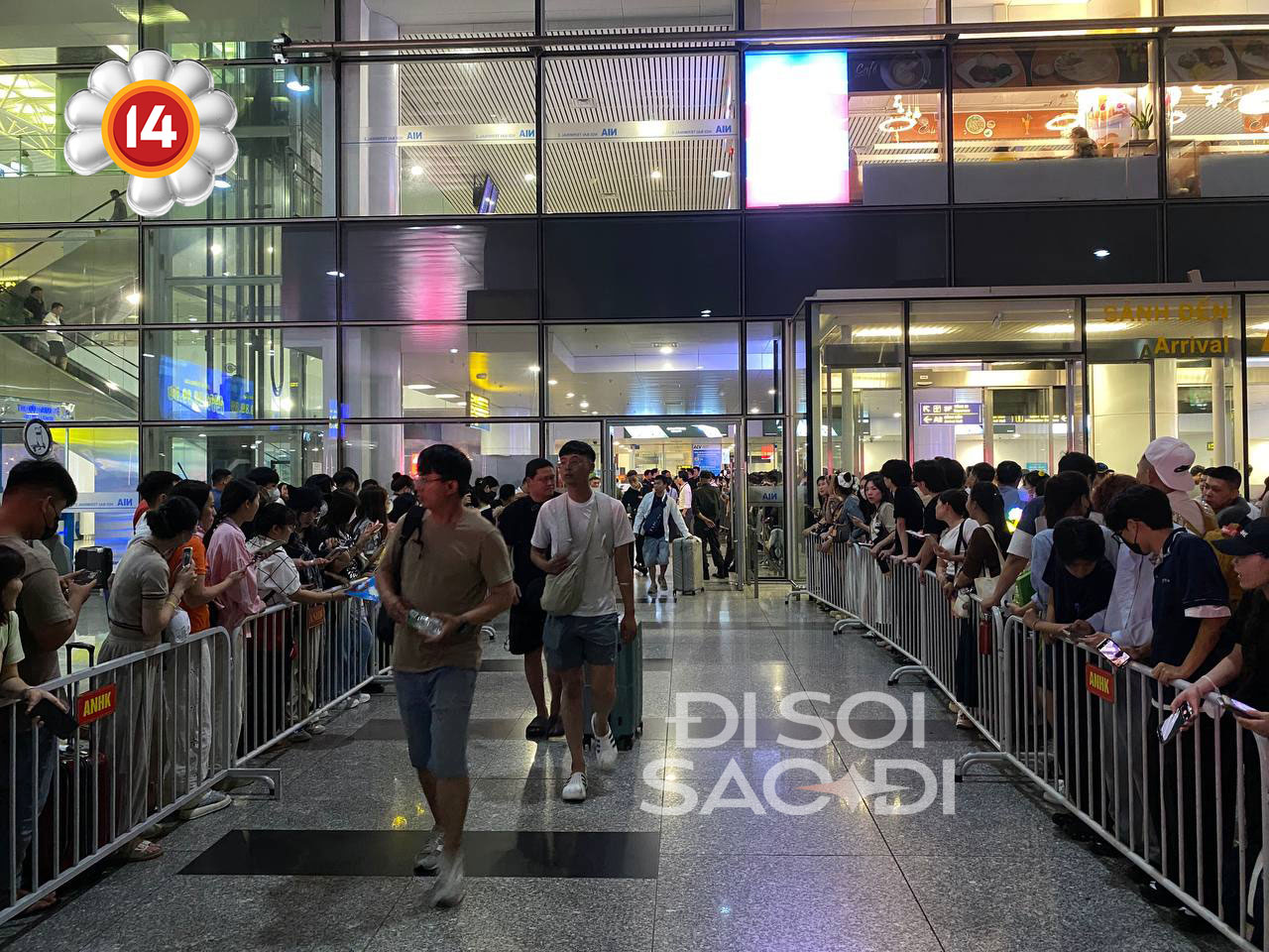 NGAY LÚC NÀY: Có rất nhiều G-Dragon tại sân bay Nội Bài!- Ảnh 3.