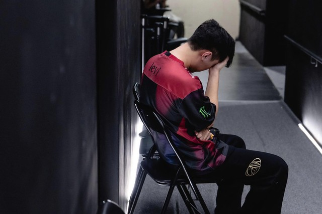 Ngày buồn của VCS nhưng cộng đồng LMHT vẫn