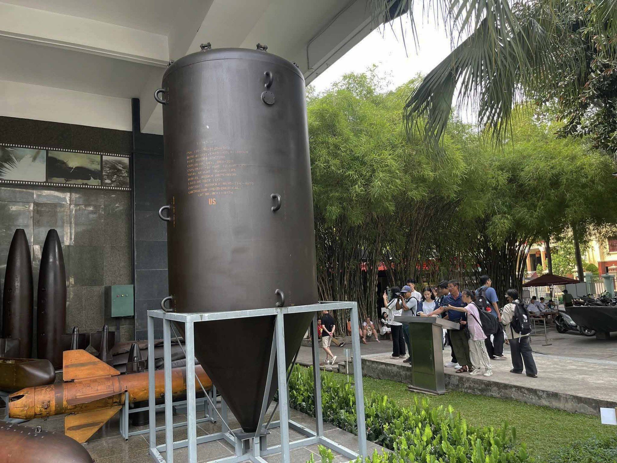 Bom phát quang có sức tàn phá khủng khiếp.