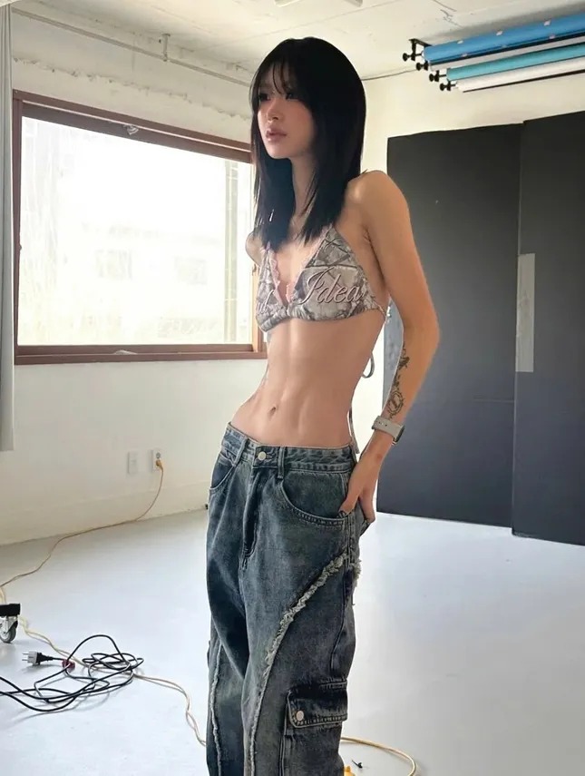 Phát hoảng hình ảnh con gái của