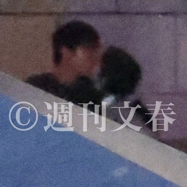 Rầm rộ tin mỹ nhân