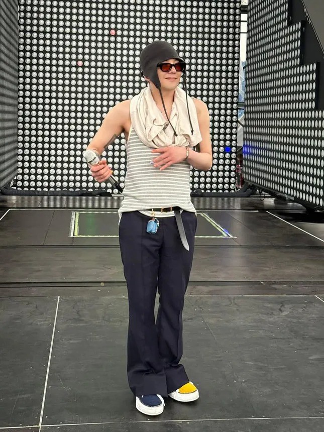 G-Dragon chia sẻ hình ảnh ở Việt Nam.