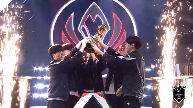 MSI 2025: GEN.G Lan Thu Hai Gio Cao Chuc Vo Dich, Bao Toan Mach Bat Bai Cua Minh MSI 2025: GEN.G Lần Thứ Hai Giơ Cao Chức Vô Địch, Bảo Toàn Mạch Bất Bại Của Mình