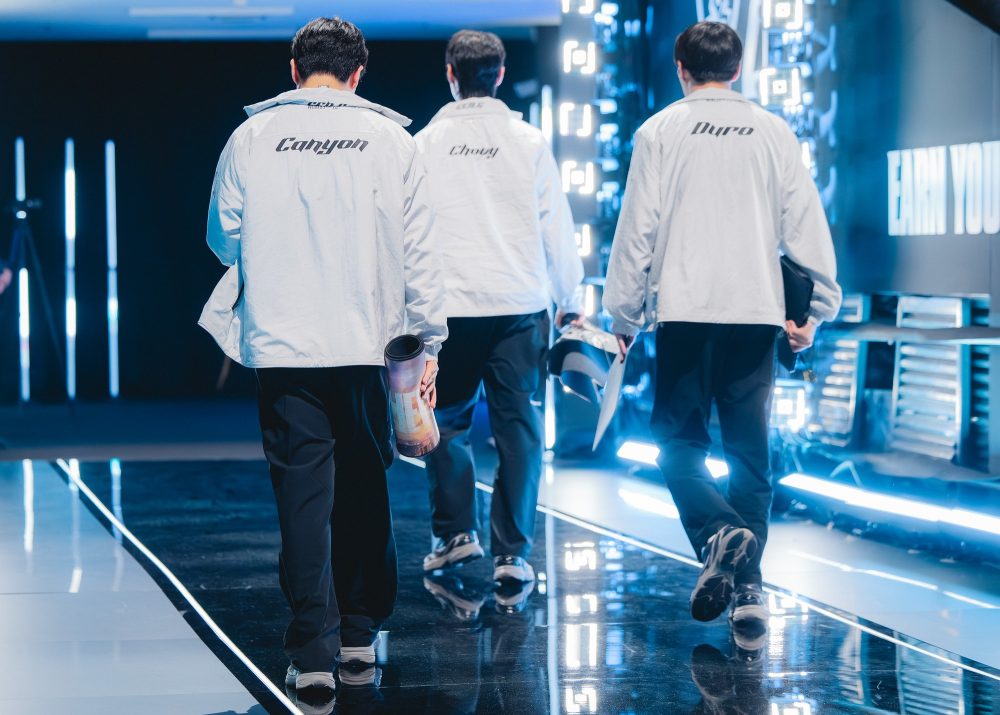 Tiếp tục có thêm siêu sao