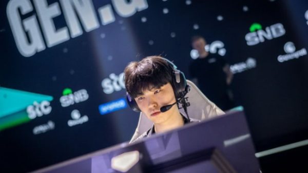 LMHT: Cộng đồng cũng giật mình vì độ “chạy show” của các tuyển thủ LCK trong mùa giải 2025 geng lck thumbjpg