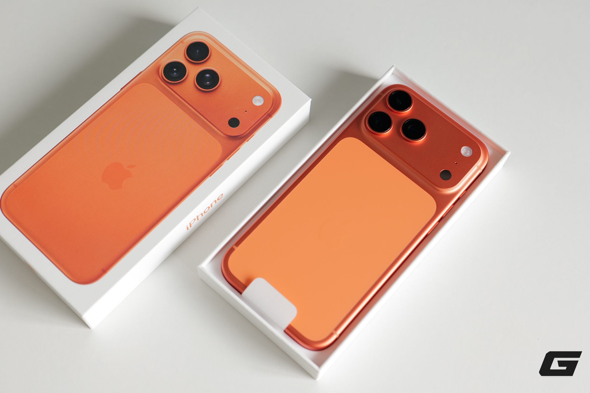 Mở hộp iPhone 17 Pro và iPhone 17 Pro Max chính hãng: Màu cam nổi bật, màu bạc tinh tế, chọn màu nào bây giờ?- Ảnh 34.