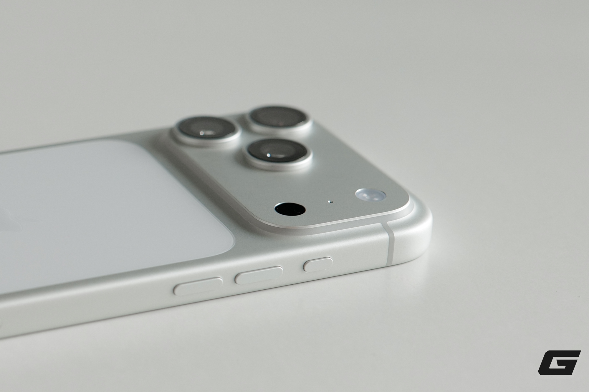 Mở hộp iPhone 17 Pro và iPhone 17 Pro Max chính hãng: Màu cam nổi bật, màu bạc tinh tế, chọn màu nào bây giờ?- Ảnh 16.