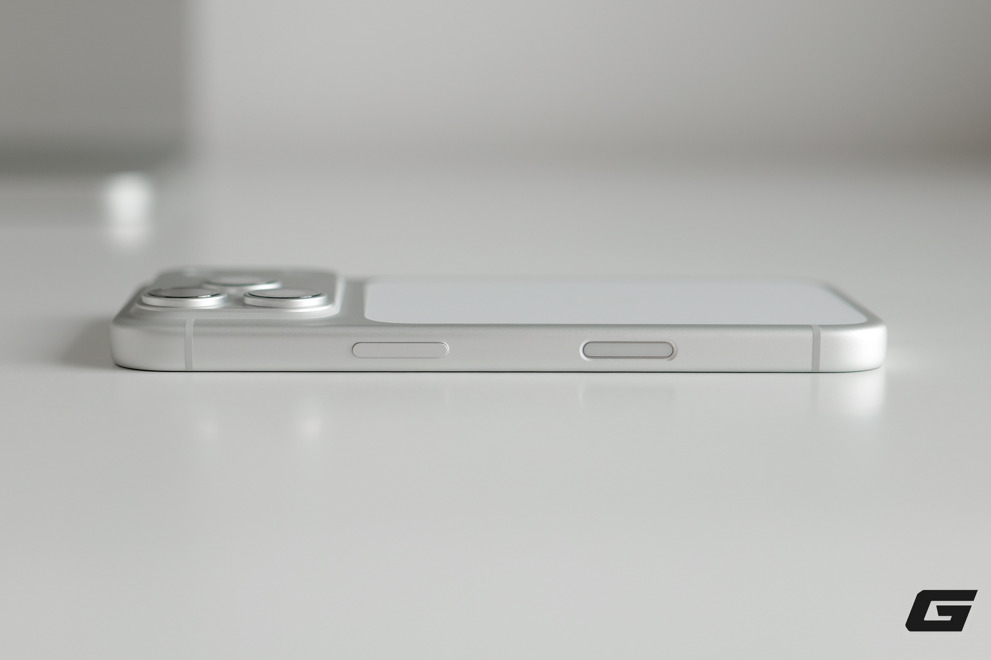 Mở hộp iPhone 17 Pro và iPhone 17 Pro Max chính hãng: Màu cam nổi bật, màu bạc tinh tế, chọn màu nào bây giờ?- Ảnh 31.