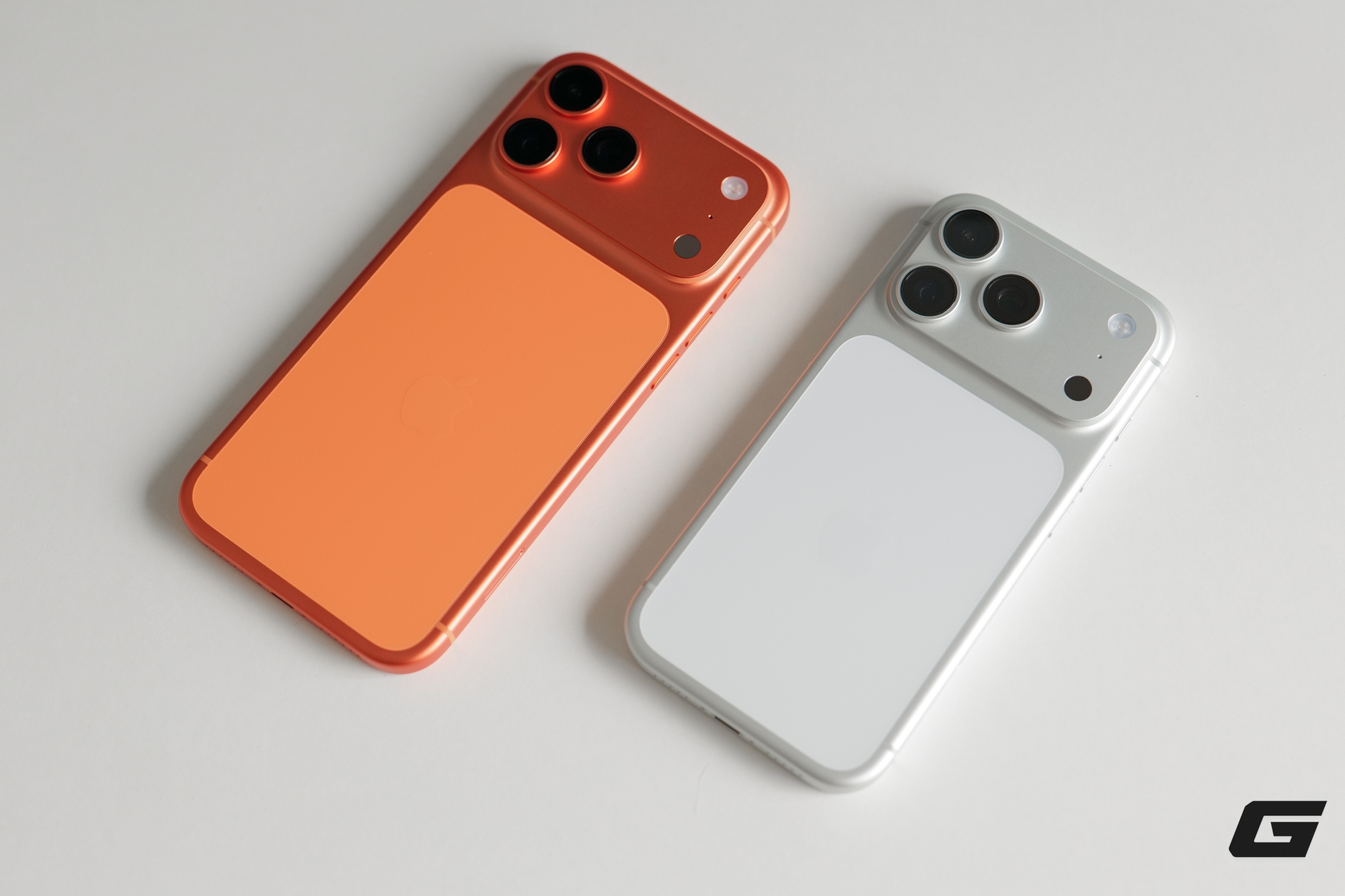 Mở hộp iPhone 17 Pro và iPhone 17 Pro Max chính hãng: Màu cam nổi bật, màu bạc tinh tế, chọn màu nào bây giờ?- Ảnh 5.