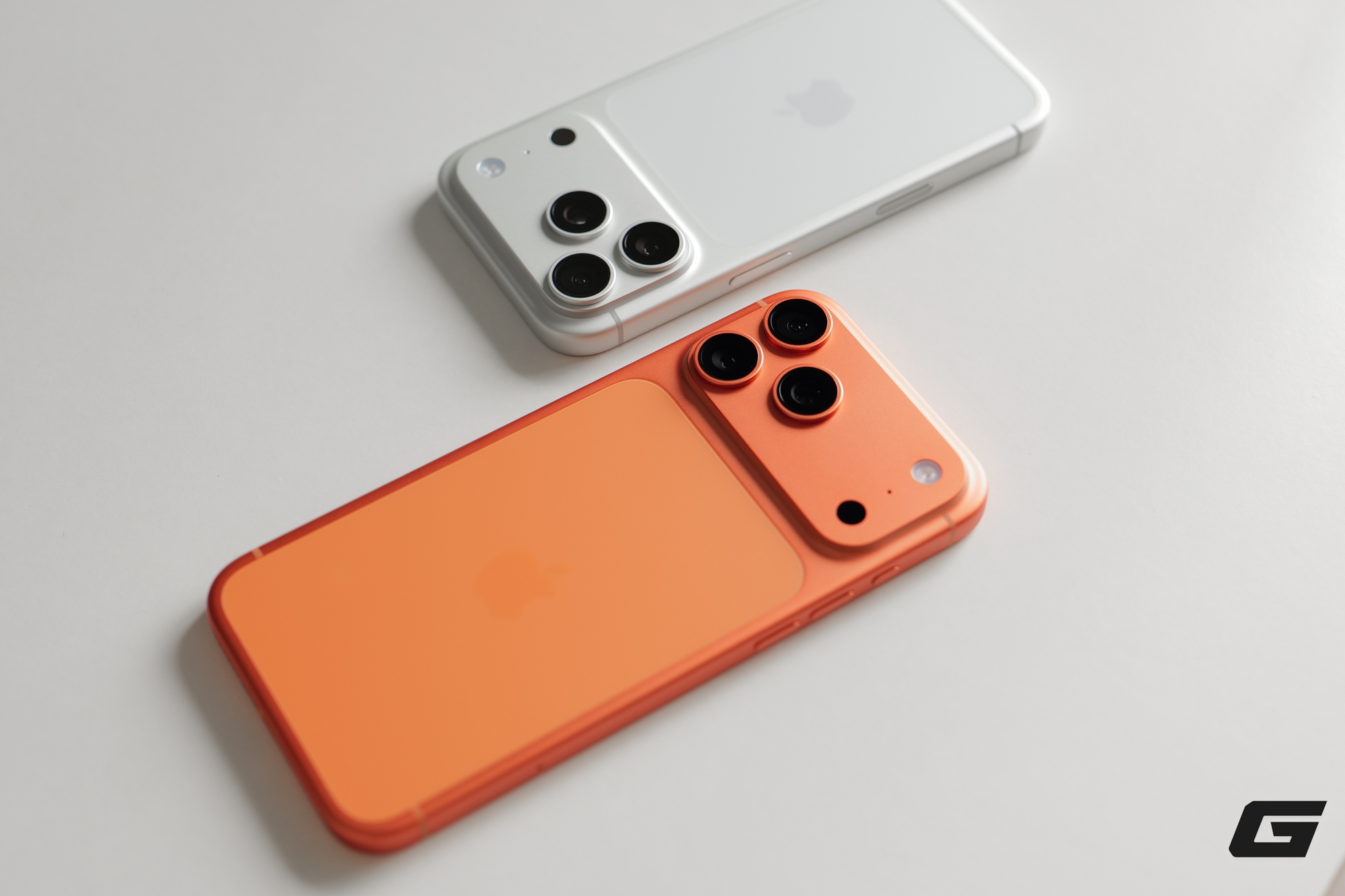 Mở hộp iPhone 17 Pro và iPhone 17 Pro Max chính hãng: Màu cam nổi bật, màu bạc tinh tế, chọn màu nào bây giờ?- Ảnh 23.