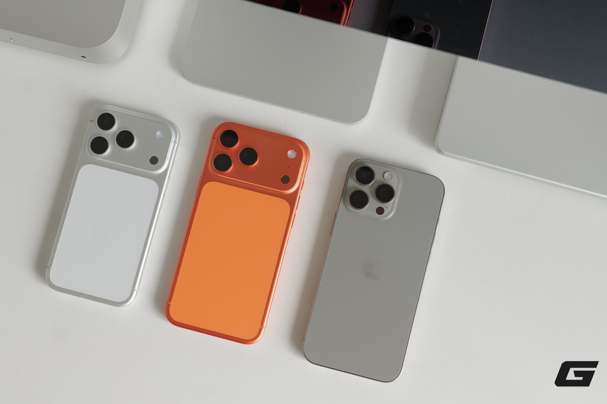 Mở hộp iPhone 17 Pro và iPhone 17 Pro Max chính hãng: Màu cam nổi bật, màu bạc tinh tế, chọn màu nào bây giờ?- Ảnh 11.