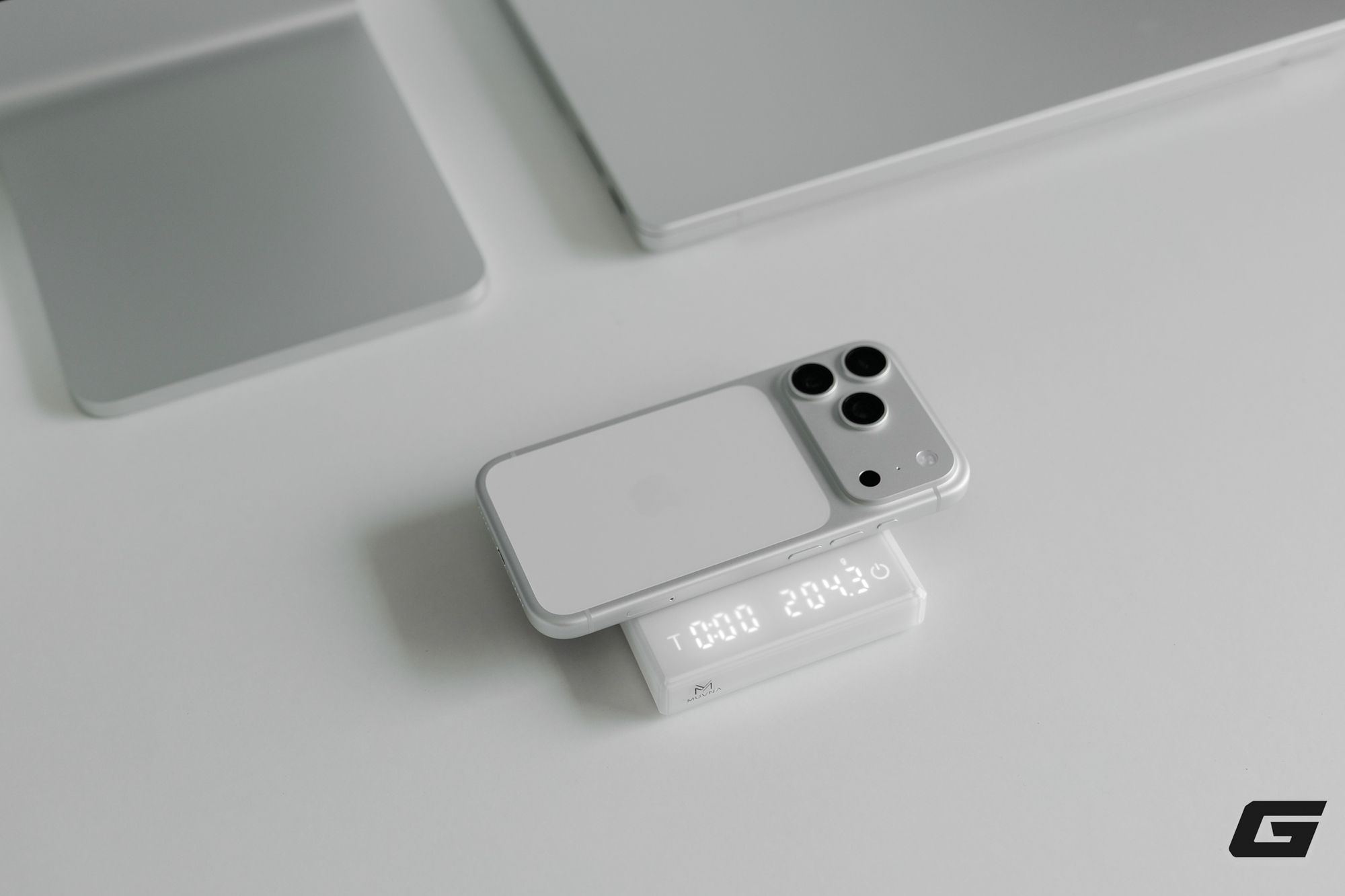 Mở hộp iPhone 17 Pro và iPhone 17 Pro Max chính hãng: Màu cam nổi bật, màu bạc tinh tế, chọn màu nào bây giờ?- Ảnh 29.