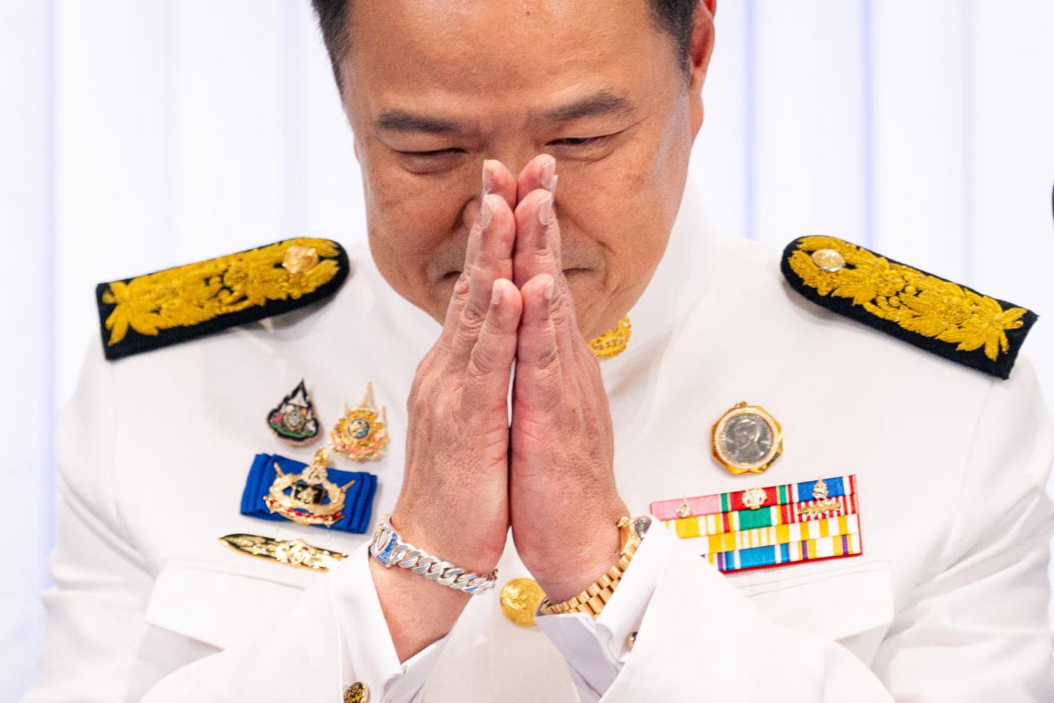 Có gì trong gia tài hơn 3.200 tỷ đồng của Tân Thủ tướng Thái Lan? 24 tấm bùa hộ mệnh trị giá 76 tỷ đồng hé lộ điều bất ngờ- Ảnh 1.