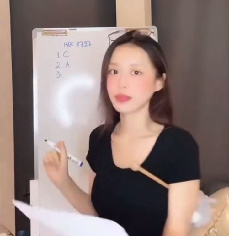 Sao Việt thi nhau giải đề THPT: Dàn Chị Đẹp - Em Xinh lên sóng ầm ầm, không thấy bóng bất kỳ sao nam nào!- Ảnh 2. Sao Việt thi nhau giải đề THPT: Dàn Chị Đẹp - Em Xinh lên sóng ầm ầm, không thấy bóng bất kỳ sao nam nào!- Ảnh 2.