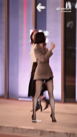 Đây là người thật hay là AI: Eo mỏng như giấy A4, chân dài vô cùng tận, bao nhiêu cái đẹp dồn hết vào 1 người- Ảnh 1. Đây là người thật hay là AI: Eo mỏng như giấy A4, chân dài vô cùng tận, bao nhiêu cái đẹp dồn hết vào 1 người- Ảnh 1.