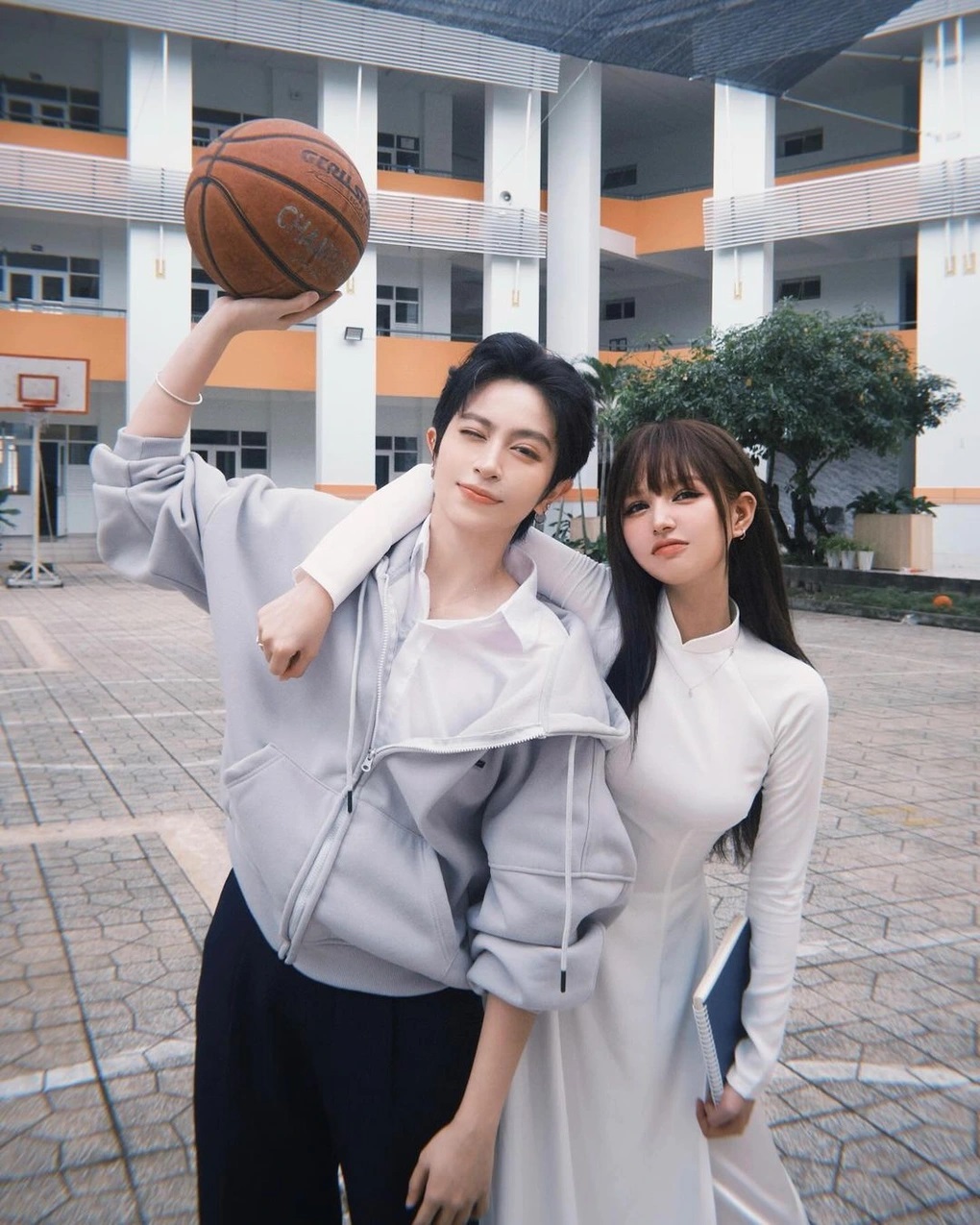 Loạt đôi Vbiz mong hỷ sự